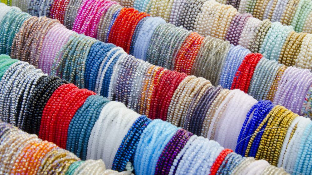 Koraliki do tworzenia biżuterii